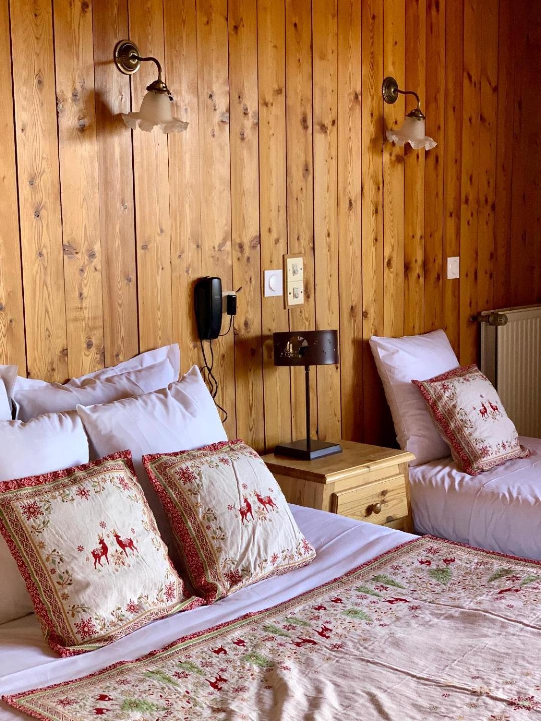 Les Catrems & Le Montagnou Hotel